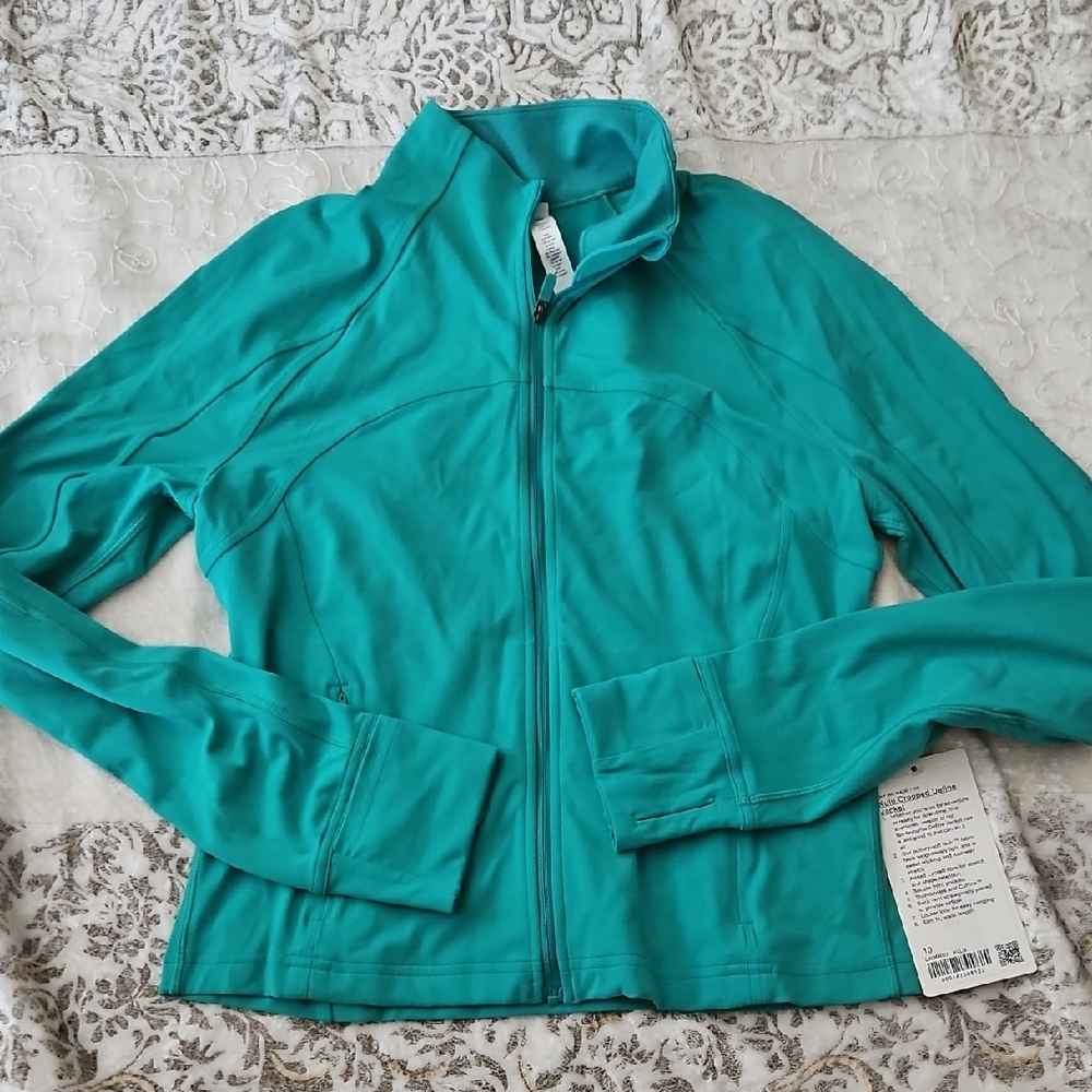 lululemon athletica Nulu Crop Define Jacket - Size 10 Kelly Green
